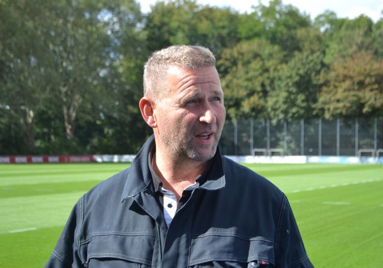 Helmut Schicke, fieldmanager bij FC Köln Helmut Schicke, fieldmanager bij FC Köln