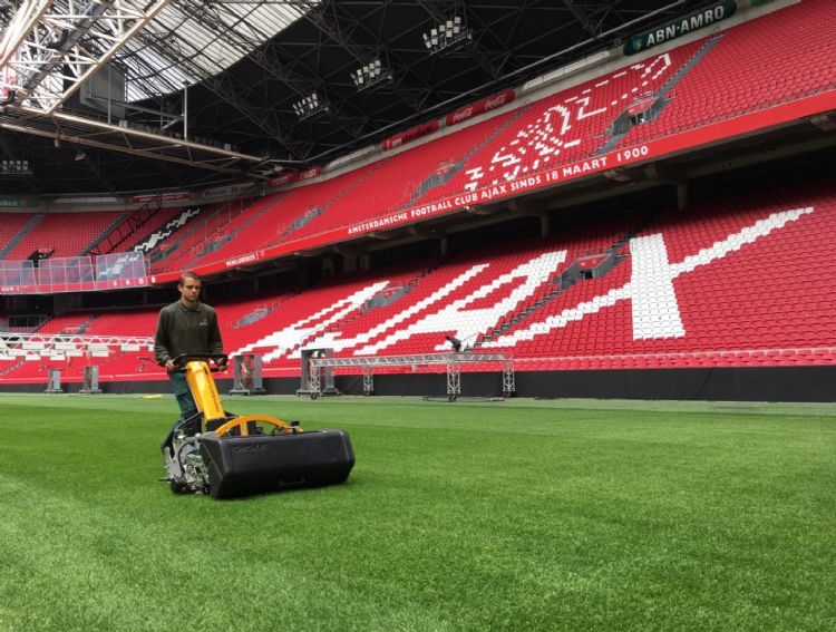 Roy van Dijk met de Infinicut Roy van Dijk met de Infinicut