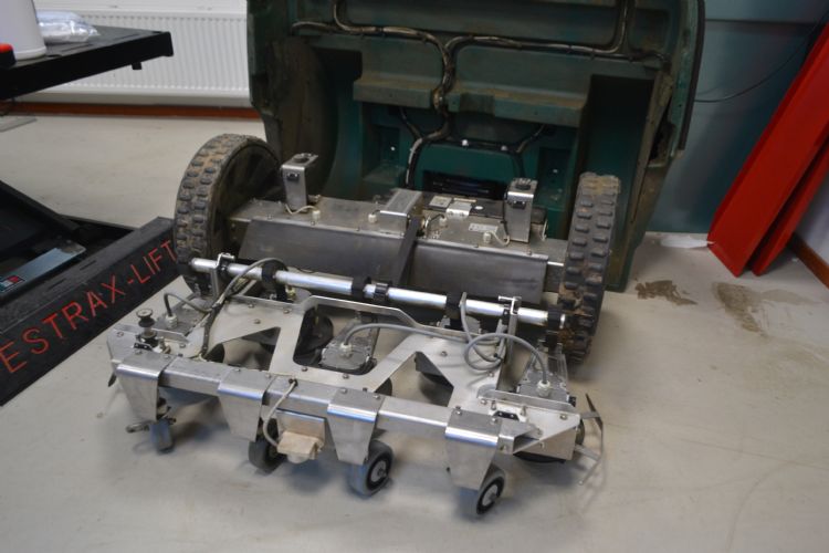 Een kijkje onder de kap van de Bigmow Een kijkje onder de kap van de Bigmow