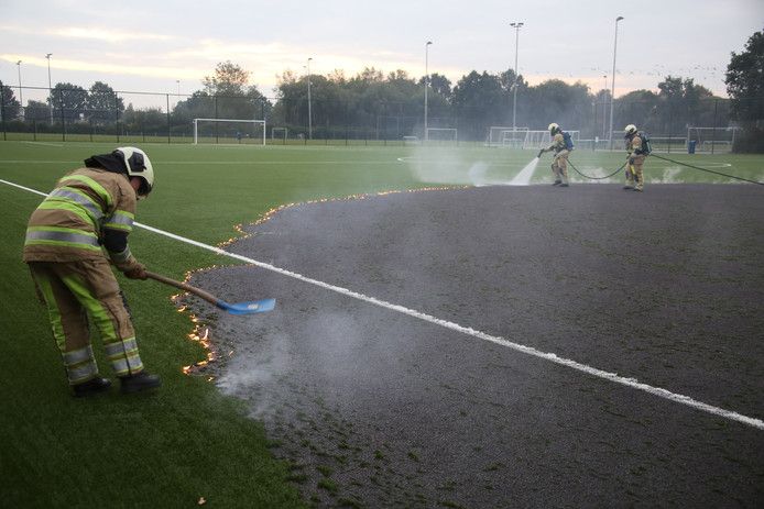 De brandweer had de brand snel onder controle. Foto: Petershotnieuws.nl