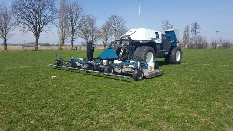 De Greenbot in werkstand