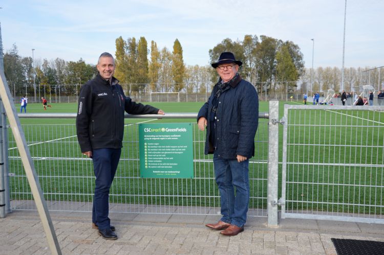  Voorzitter Arno van Heusden met Theo Peren