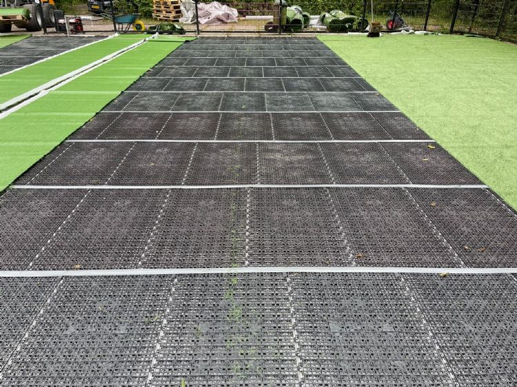 In Rotterdam gebruikte Tarkett kunstgrasgaren, een secundaire backing en een shockpad van gerecycled kunstgras.