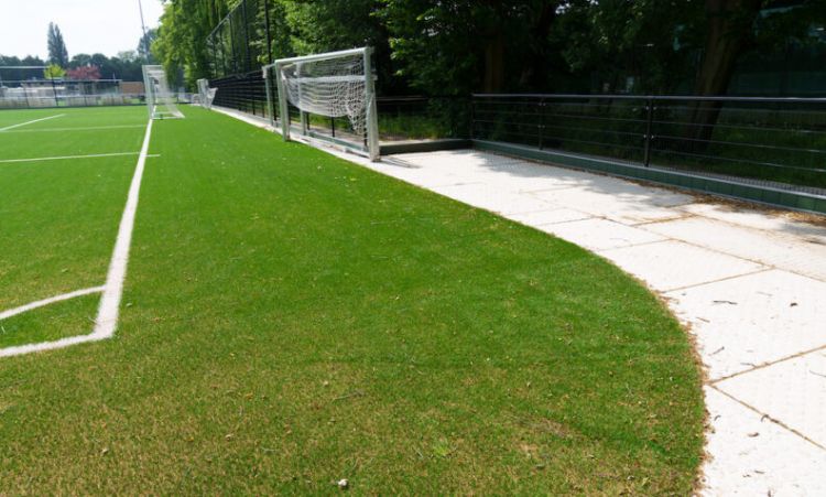 Een 'ronde hoek' op sportpark Middenmeer. (Foto: gemeente Amsterdam)