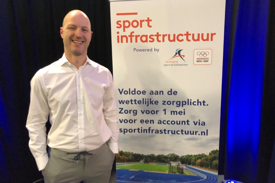 Bob Thomassen geeft uitleg over het nieuwe Kwaliteitszorgsysteem op de Vakbeurs Sportaccommodaties.