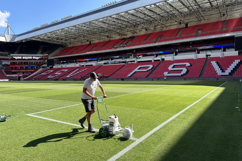 De Belijners aan het werk bij PSV
