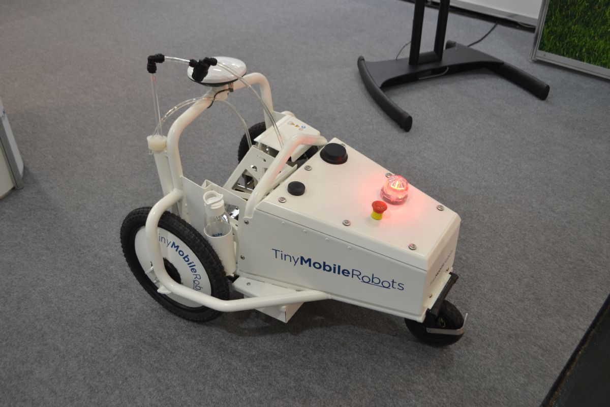 Nieuwe robotbelijner op de markt Tiny Line Marker Sport