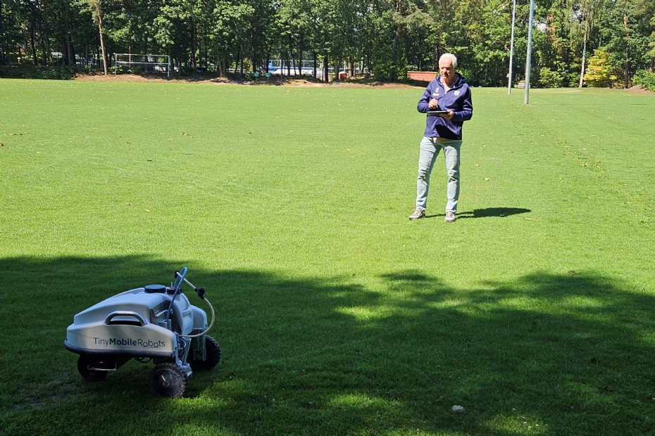 Guus van Gerven in actie met de TinyLineMarker