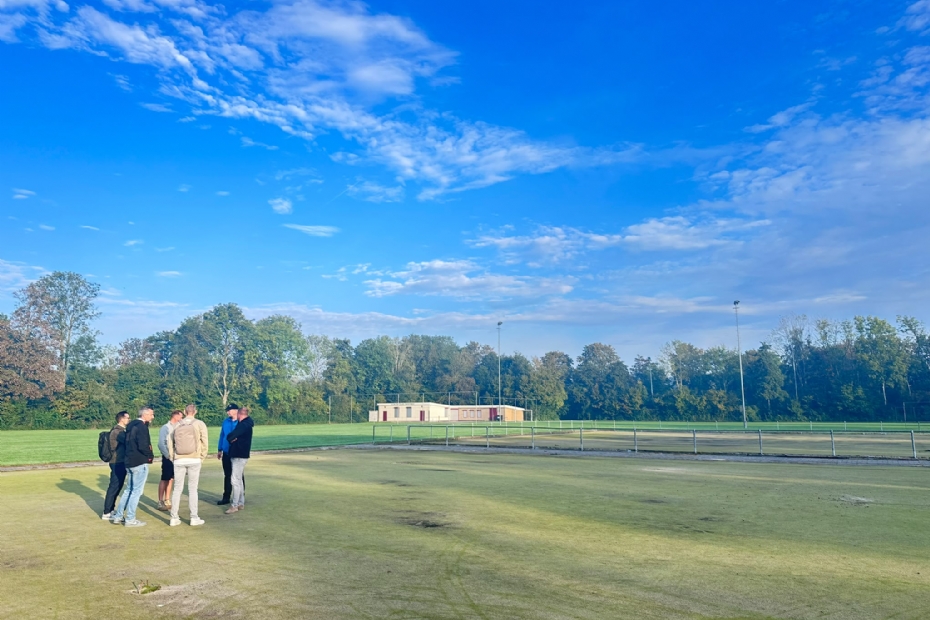 FDe locatie waar het circulaire kunstgras geplaatst wordt.